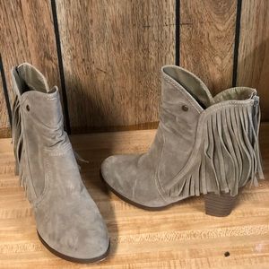 Refresh size 8-1/2 ankle boots